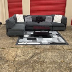 FREE DELIVERY!!!  5pc Modular Sectional
