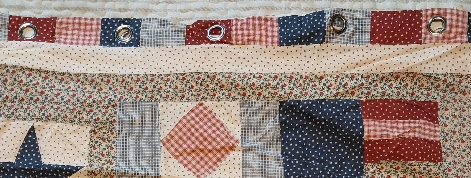 AMERICAN SHOWER CURTAIN WITH VALANCE AND AMERICAN FLAG RUG