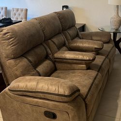 Recliner $400-Like New!
