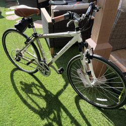 Trek 7200 Multitrack – Champagne & White – Excellent Condition
