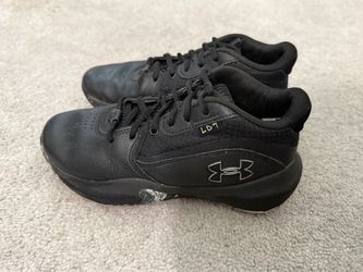 Under Armour basketball shoes size 4Y boys