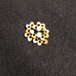 Vintage  Pearls Brooch 18 K Gold 