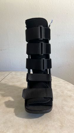 Medical walking boot