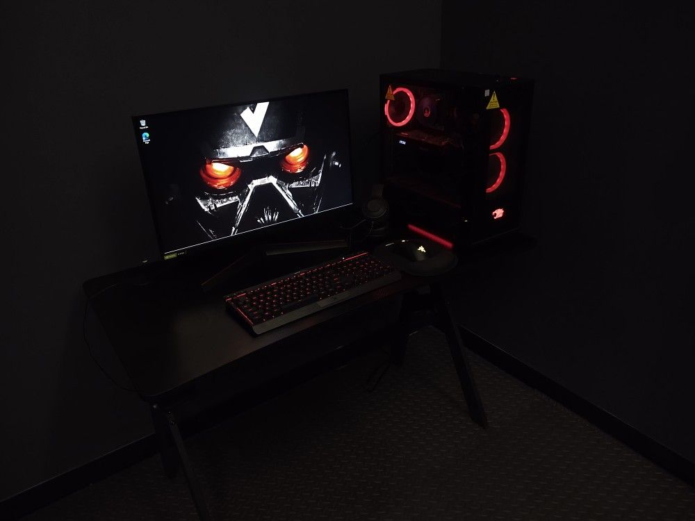 Gaming PC Setup i7-9700F / GTX 1070 / 16GB RAM + Monitor & Accessories