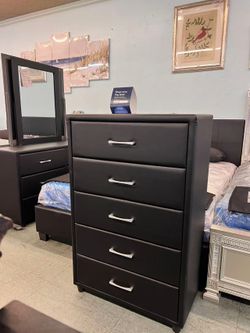  🔥Hot Deal🔥Brand New Chest Of Drawer/ Tall Dresser $199, Matching Bedroom Set Available