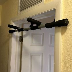 Pull Up Bar