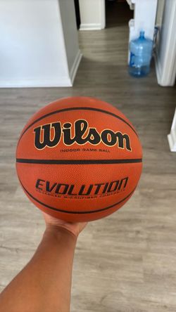 Wilson, indoor game ball evolution advanced microfiber composite size 7
