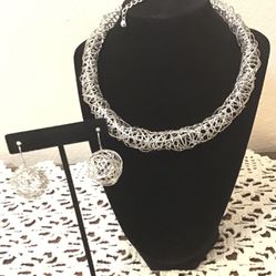 NWOT Heavy Metal Wire Wrap Choker Silver Tone  Necklace & Matching Earrings Set