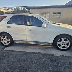 Mercedes Benz ML 550 4 Matic AMG Package 