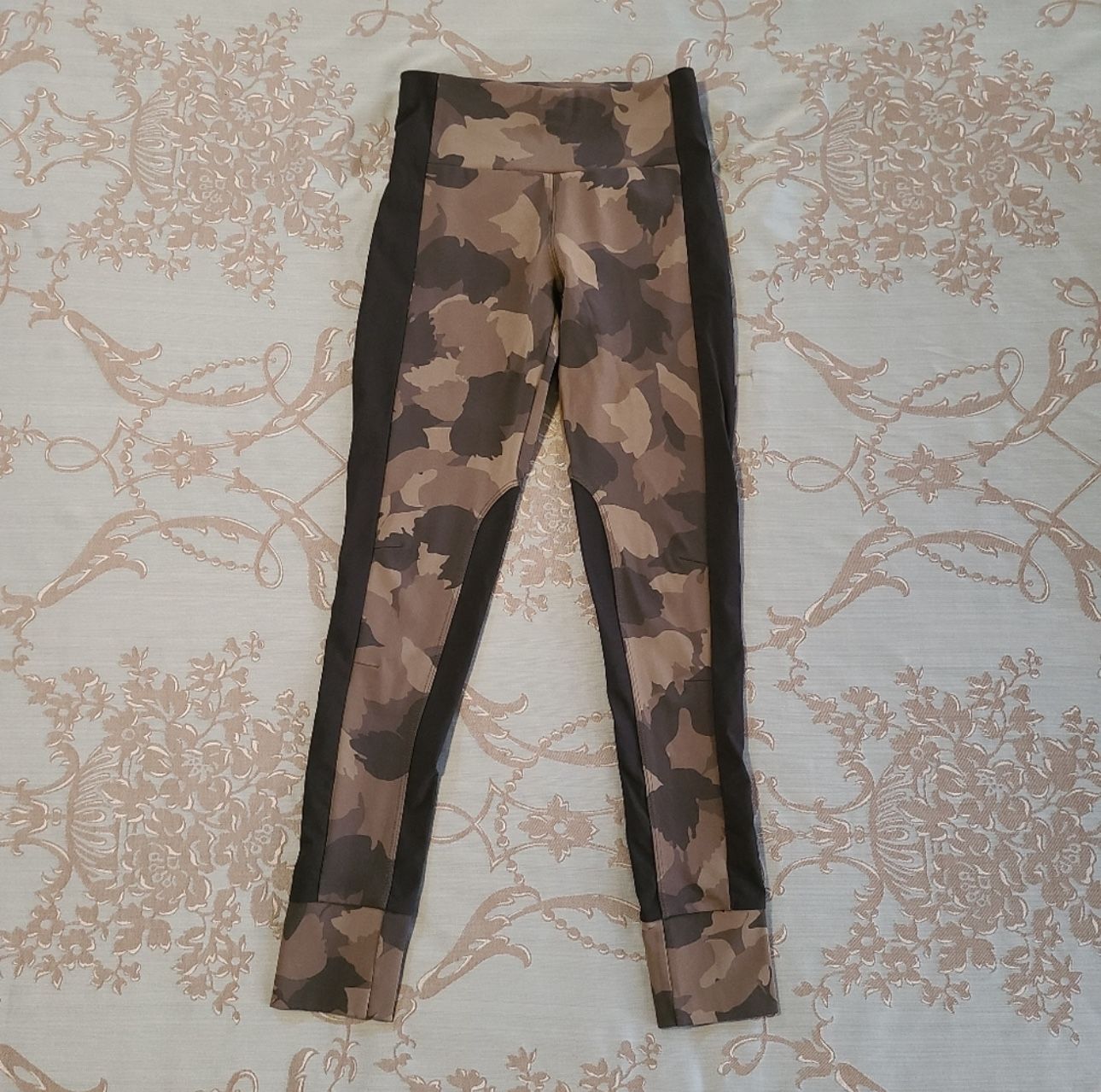 Athleta Essex Green Camo Hybrid Tight Leggings Women's Size XS