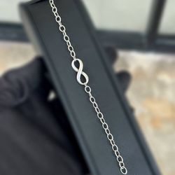 Jewelry Tiffany & and Co 925 sterling silver 7.25” infinity charm bracelet 🐳