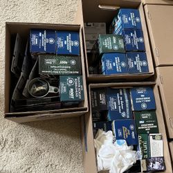 Mariners bobbleheads + giveaway items