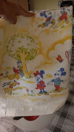 Cute used warm baby blanket 42x34