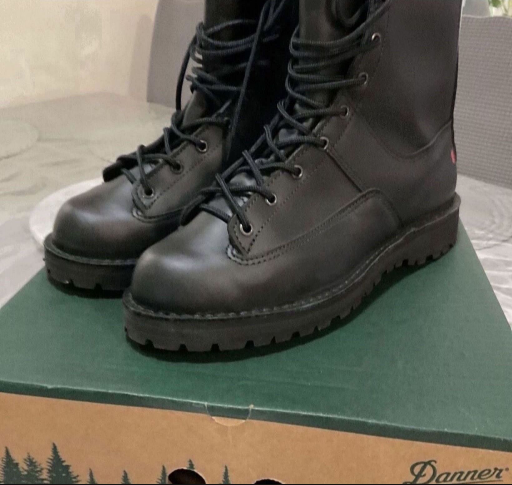 New Men Danner Boots