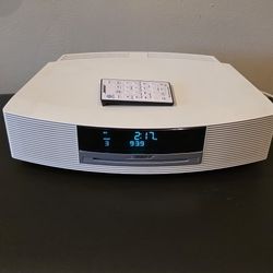 Bose Wave Music System AM/FM CD Player Radio With Remote 