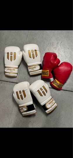 Hawk Boxing Gloves – 2 Pairs White/Gold