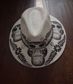 Artesanal Hand -Painted  Hat