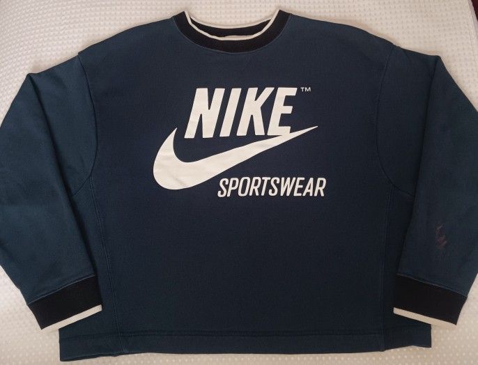 Nike Navy Blue Crop Top Pullover Women's Size Medium $15