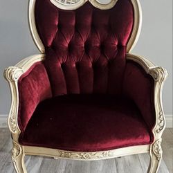 Vintage Victorian-Style Accent Chair – Ornate Carved Frame, Red Velvet Upholstery