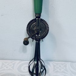 VNTG Green Handle Crank Mixer Egg Beater Taplin https://offerup.com/redirect/?o=TWZnLkNv. New Britain CT USA Works
