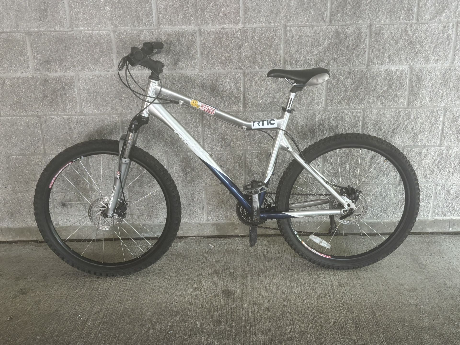 Giant Yukon fat tire mountain bike