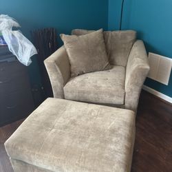 Oversized Chair with Ottoman 
