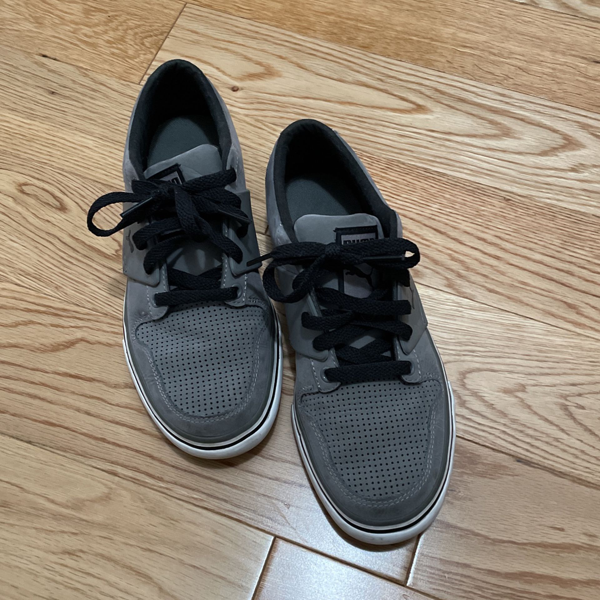 Boys Gray Puma Shoes - Size 5 Lightly Worn 