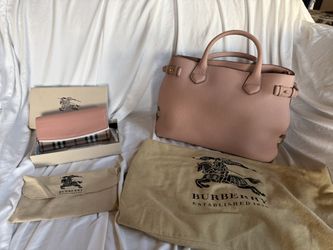 Burberry Large Size Purse And Wallet