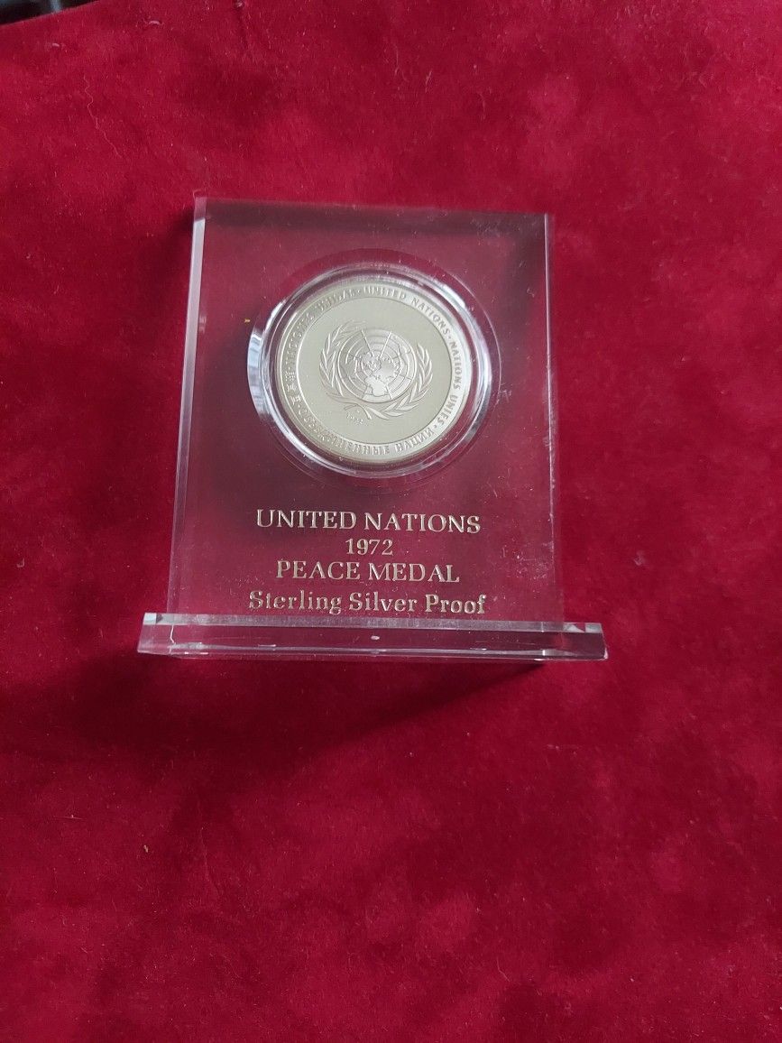 1972 United Nations Sterling Silver 1 Ounce Peace Medal
