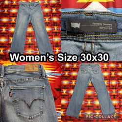 Levi's Perfectly Slimming 512 Bootcut Women’s Size 30x30 Studded Blue Jeans