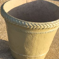 LARGE HEAVY GREEN PLANTER 