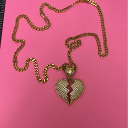 Vintage Fantasy Gold Tone Heart And Chain 