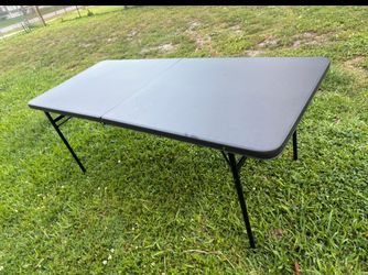6 Ft Folding Table – Excellent Condition