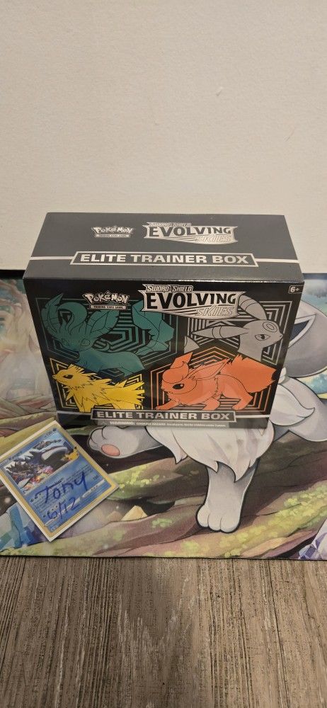 Pokemon Evolving Skies Etb