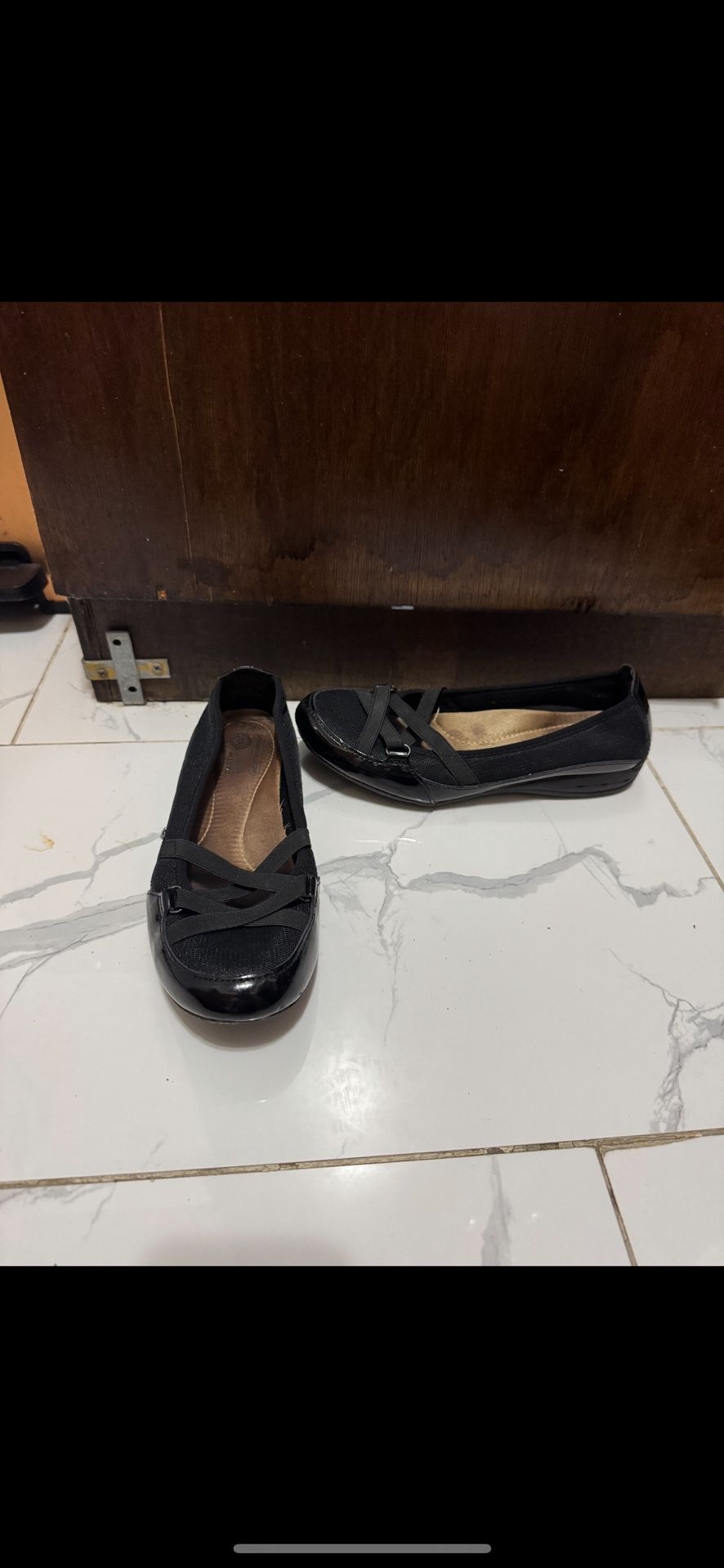 Title: Earth Spirit Black Ballet Flats Description: These black ballet flats by Earth Spirit feature a combination of materials including fabric and