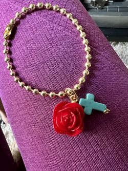 Rolling Stone Golfilled Chain With A Rose And A Cross Pendant 