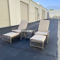 Outdoor wicker Lounge Chairs with Soft Cushions 2 Ottoman&Glass Table for Porch ( with bule/beige cushions cover)