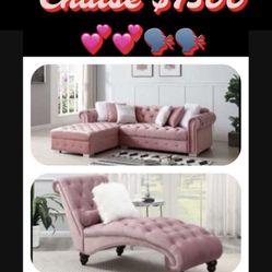 Sectional & Chaise NEW $1500 Free Rug