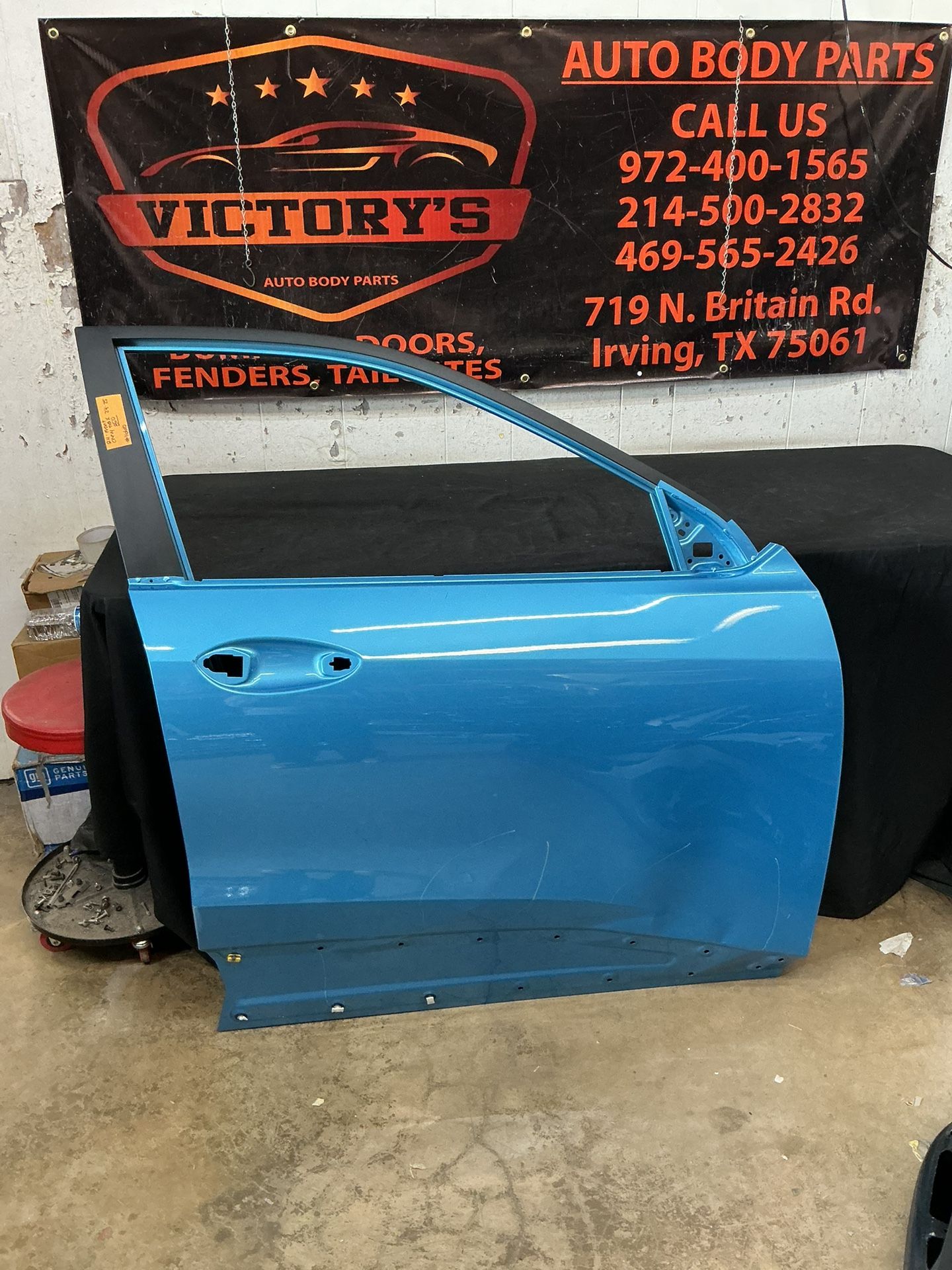 CHEVY TRAX 2024-2025 RH FRONT DOOR SHELL OEM