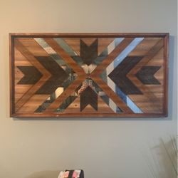 Mirrored Arrow Artwork 