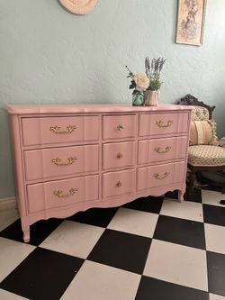 French Provincial 9-Drawer Dresser Pink