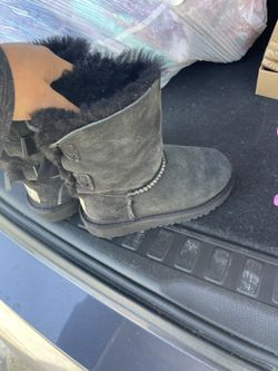 Ugg Kids  Size 10