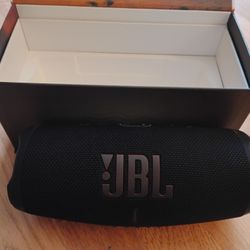 JBL Charge 5 Wireless Bluetooth Speaker (Black)