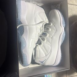 Jordan 11s Retro Legend Blue / White Size 11