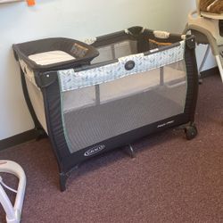 Graco Pack n Play With Bassinet Level & Changer