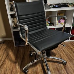 Adjustable office chair