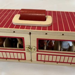 Melissa & Doug Wooden Horse Barn + 8 Horses