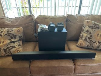 Vizio speaker set