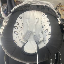 Baby swing (electric)