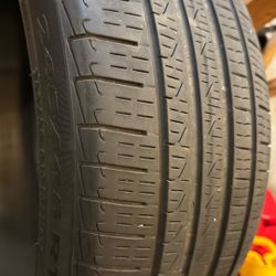 Pirelli Cinturato P7 245/45 R19 tire